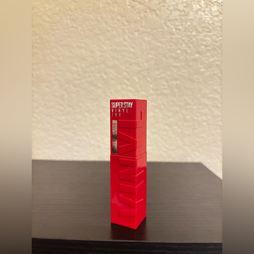 5 items x $25 Maybelline SuperStay Vinyl Ink Liquid Lipstick, Red-Hot NEW